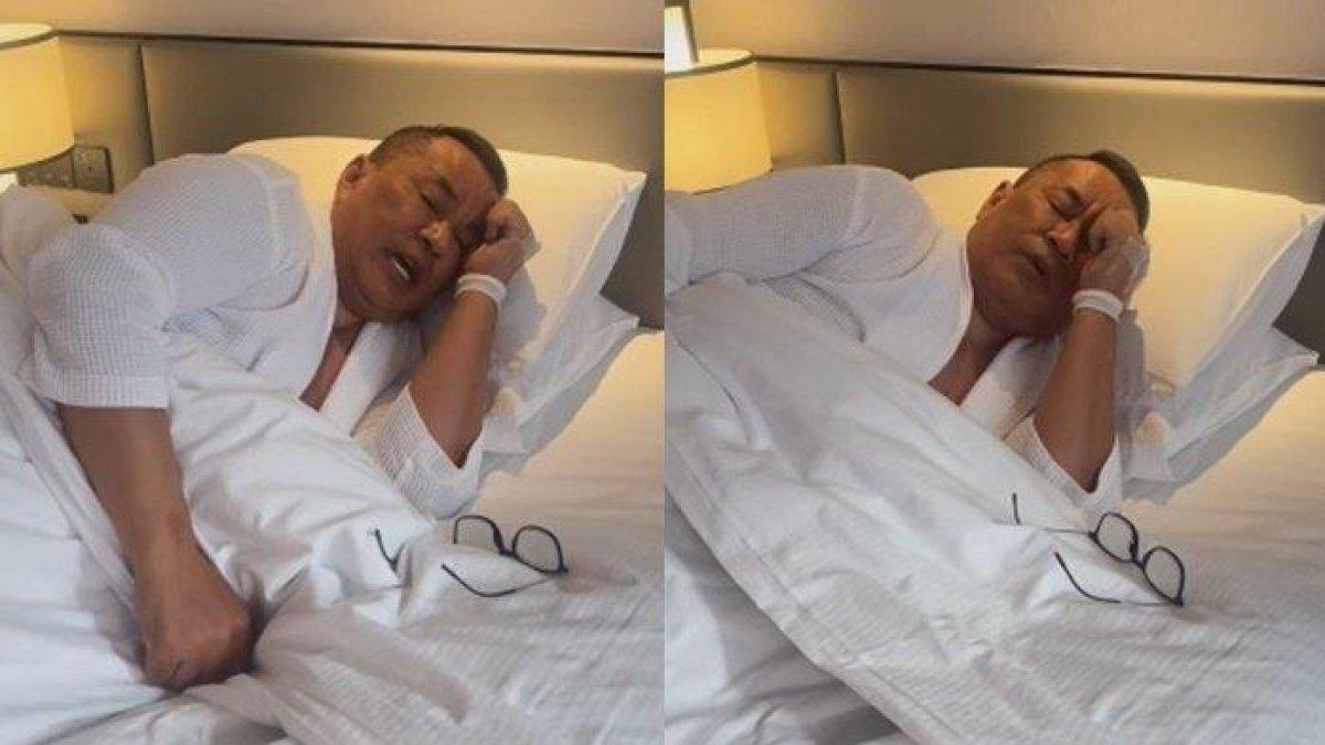 HOTMAN DIDUGA KERACUNAN - Pengacara kondang Hotman Paris kembali mendapatkan perawatan medis di Mount Elizabeth Hospital Singapura. Ia diduga mengalami keracunan makanan.