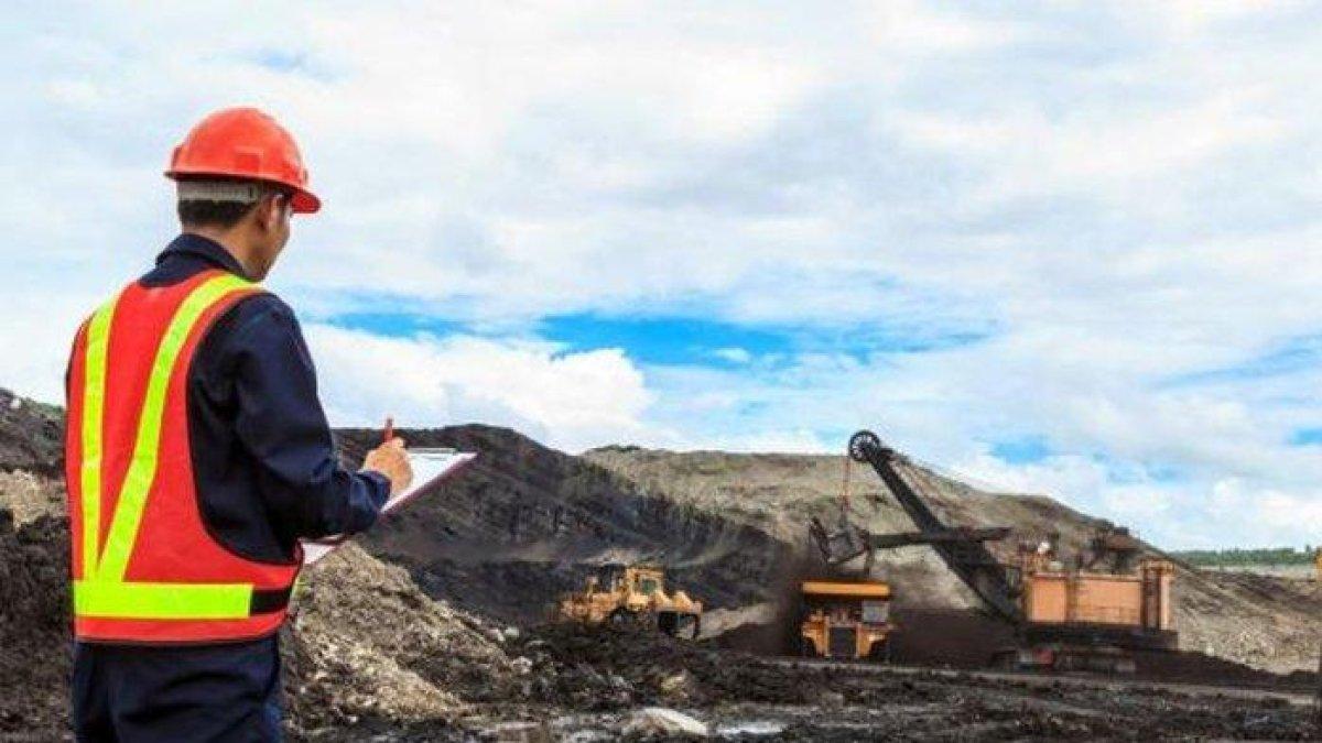 ILUSTRASI Lowongan Kerja Perusahaan Tambang.