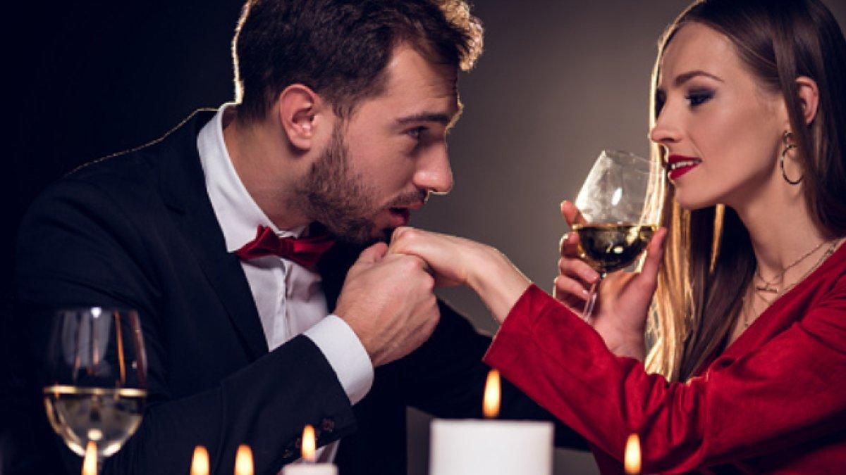 ILUSTRASI kencan mewah