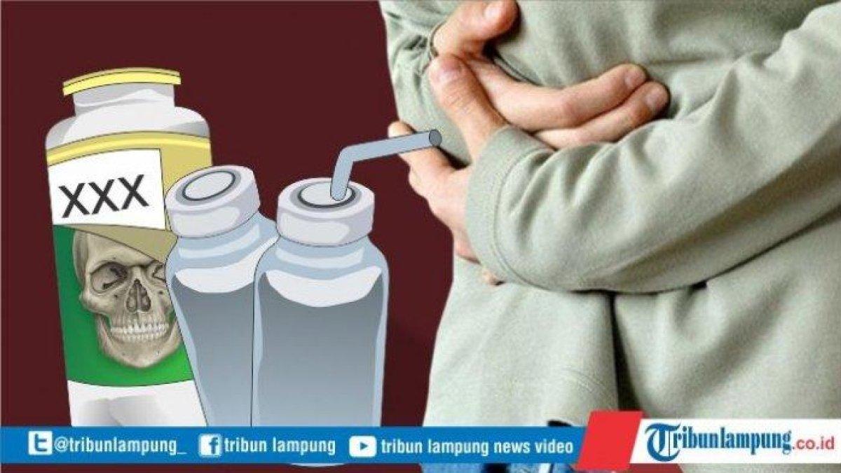 ILUSTRASI sakit perut karena keracunan