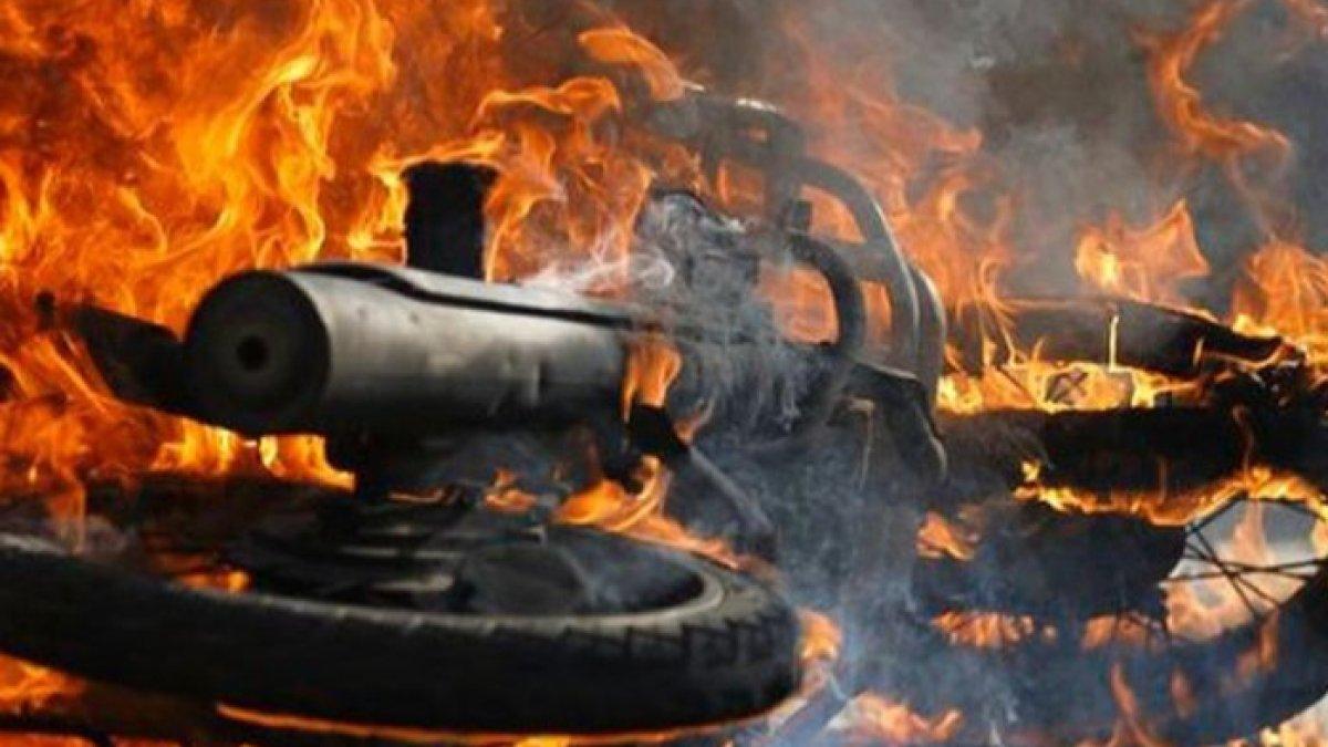 ILUSTRASI motor hangus terbakar