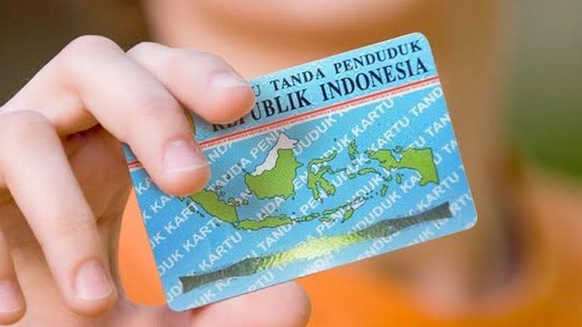 TANDA KTP BANSOS - Ilustrasi KTP yang terdapat NIK di dalamnya diunduh dari situs pekanbaru.go.id. Tanda-tanda NIK KTP penerima Bansos PKH 2025.