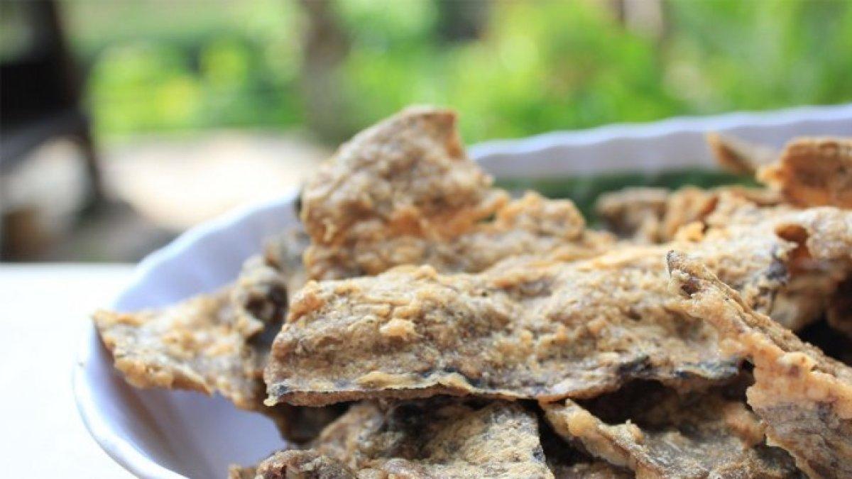 MAKANAN KHAS KLATEN : Ilustrasi Keripik Paru Klaten untuk oleh-oleh wisatawan.