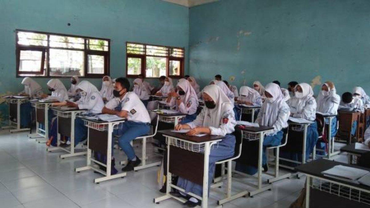 Ilustrasi PPDB.- 30 soal dan kunci jawaban terakurat tes masuk SMA/SMK dalam Penerimaan Peserta Didik Baru (PPDB) 2024/2025
