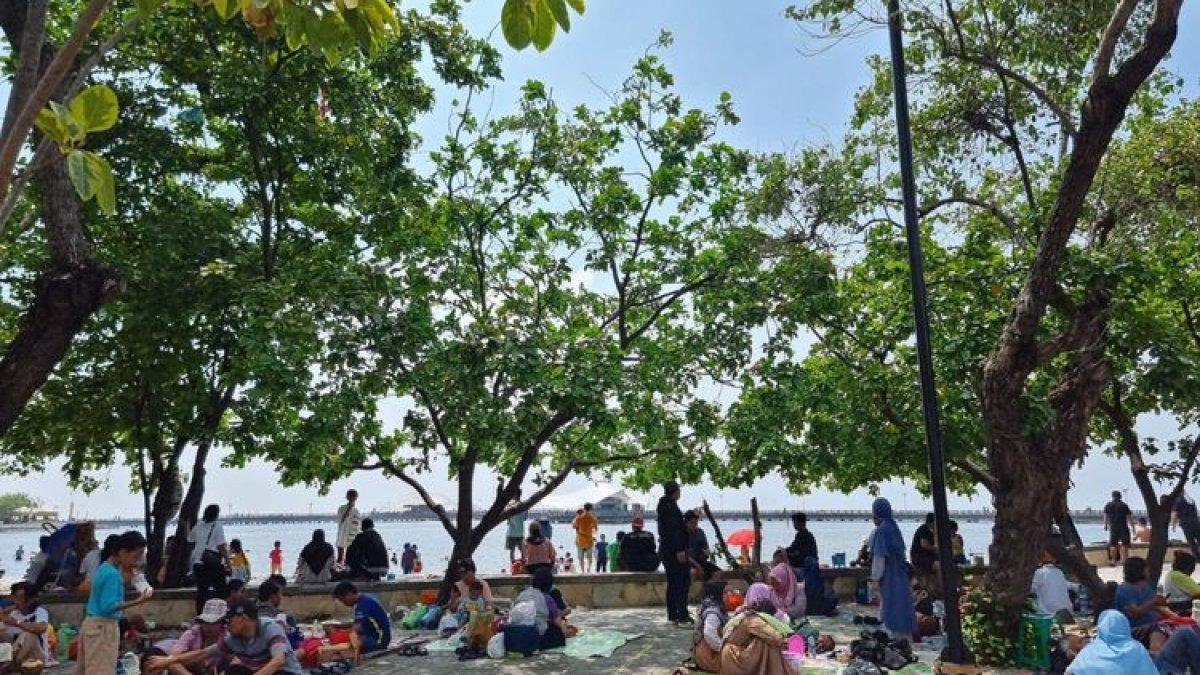 Ilustrasi Pantai Ancol di Jakarta Utara