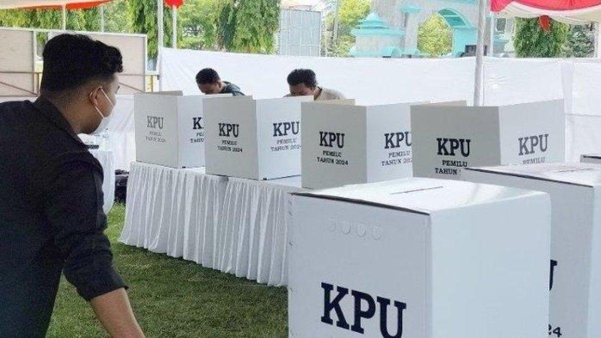 ILUSTRASI TPS - Ilustrasi TPS di Magetan diunduk dari Kompas.com (24/2/2025). Komisi Pemilihan Umum (KPU) Brebes, Jawa Tengah menggelar simulasi pemungutan dan perhitungan suara Pemilu 2024 di Tempat Pemungutan Suara (TPS) Islamic Center, Brebes, Selasa (26/12/2023).