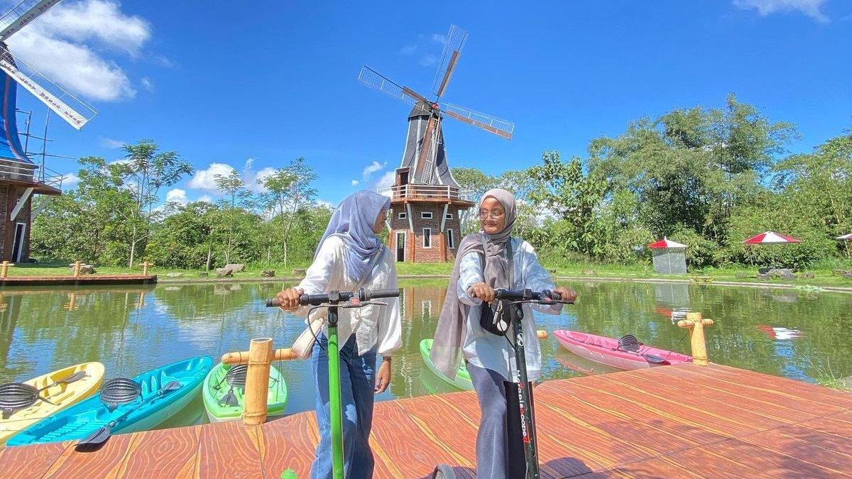 WISATA YOGYAKARTA: Ilustrasi The Lost World Castle