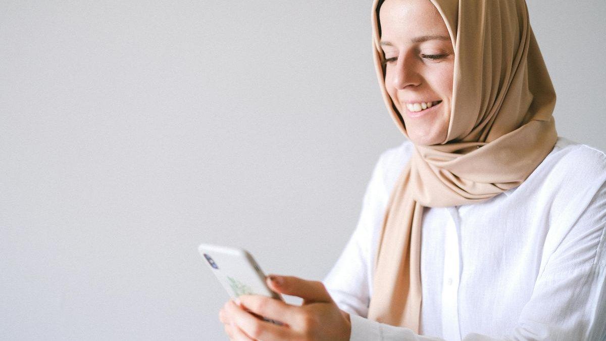 RAMADHAN 1446 H - Ilustrasi berbagi ucapan selamat Ramadhan 1446 H untuk dibagikan di media sosial WhatsApp, Instagram, X, TikTok, dan lain-lain. Ucapan selamat Ramadhan 1446 H bisa dikirim melalui berbagai platform.