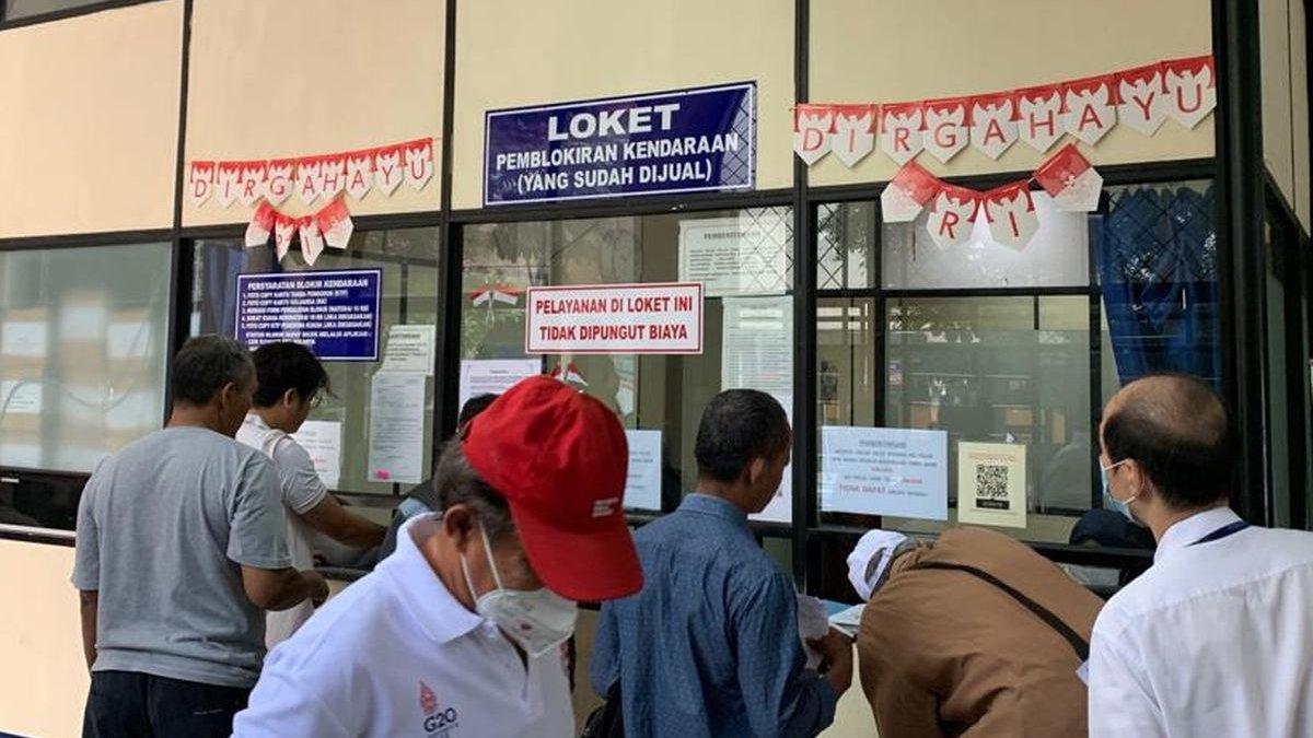 Ilustrasi blokir STNK motor di kantor Samsat.
