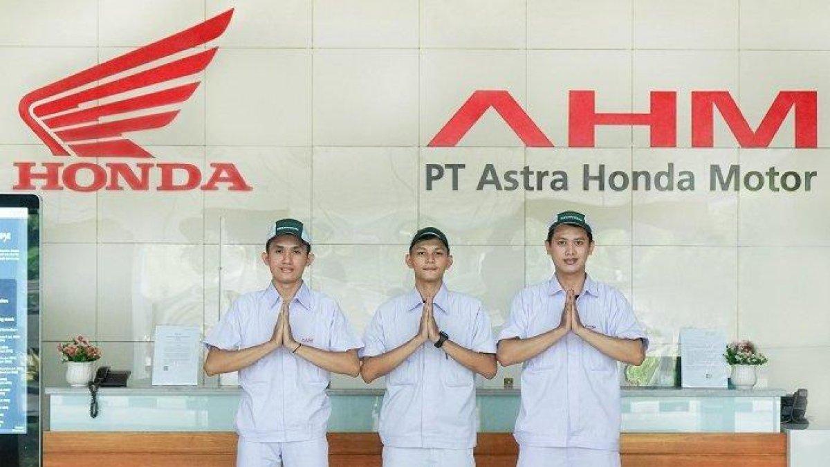 Ilustrasi lowongan kerja Bekasi. Karyawan PT Astra Honda Motor (AHM).