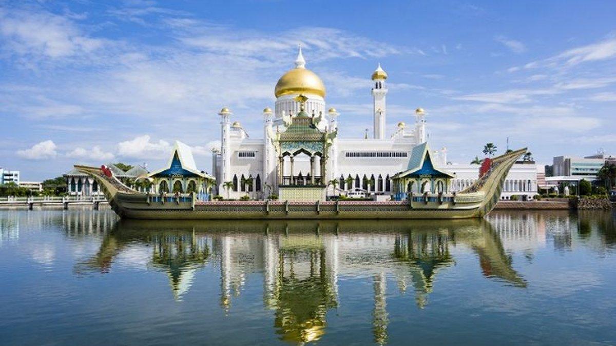 Ilustrasi Brunei Darussalam - Masjid Sultan Omar Ali Saifuddin.