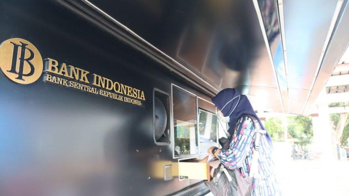 TEMPAT TUKAR UANG - Ilustrasi menukar uang di Bank Indonesia kas keliling dokumen BI (11/3/2025). Tukar uang baru Lebaran 2025 wajib daftar online.