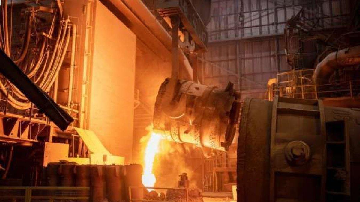 ILUSTRASI. Fasilitas pengolahan dan pemurnian atau smelter mineral.