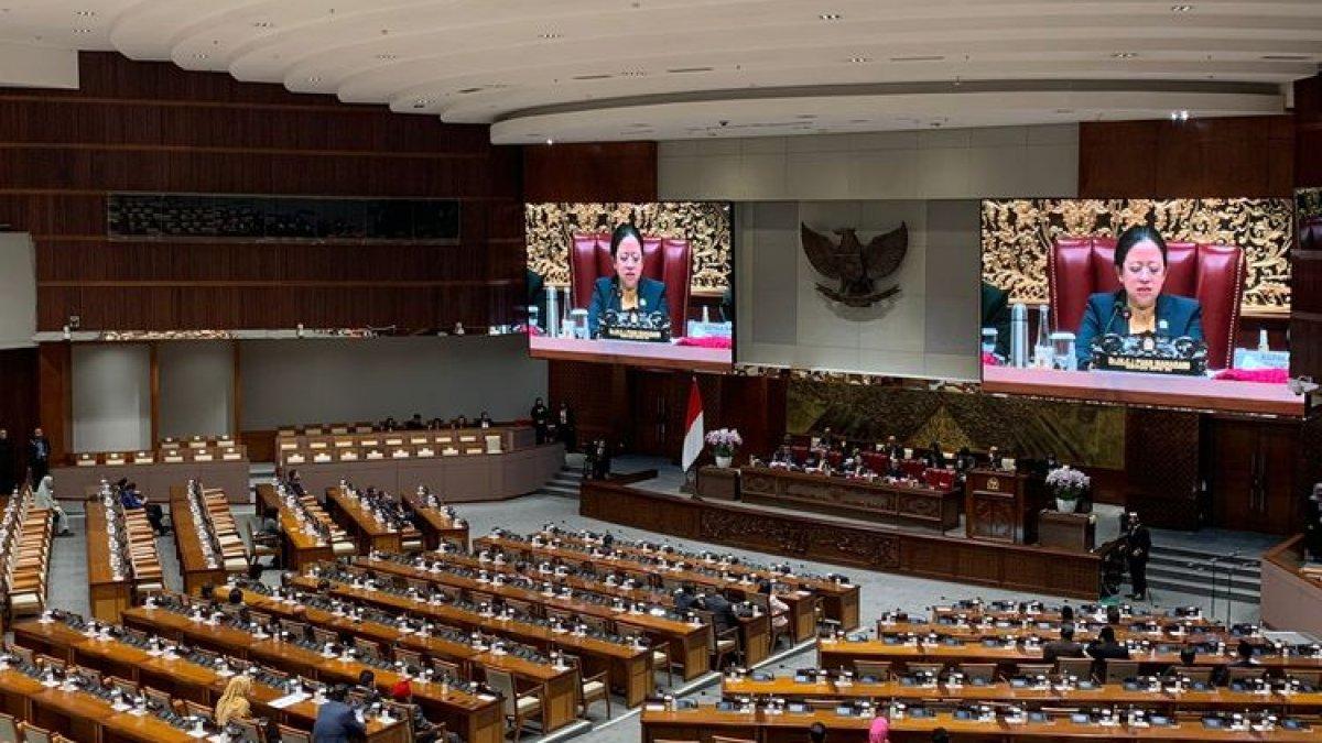 Ilustrasi pengertian dan fungsi oposisi dalam pemerintahan?