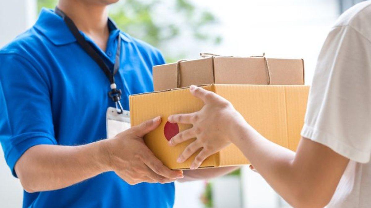 Ilustrasi sistem pembayaran cash on delivery.