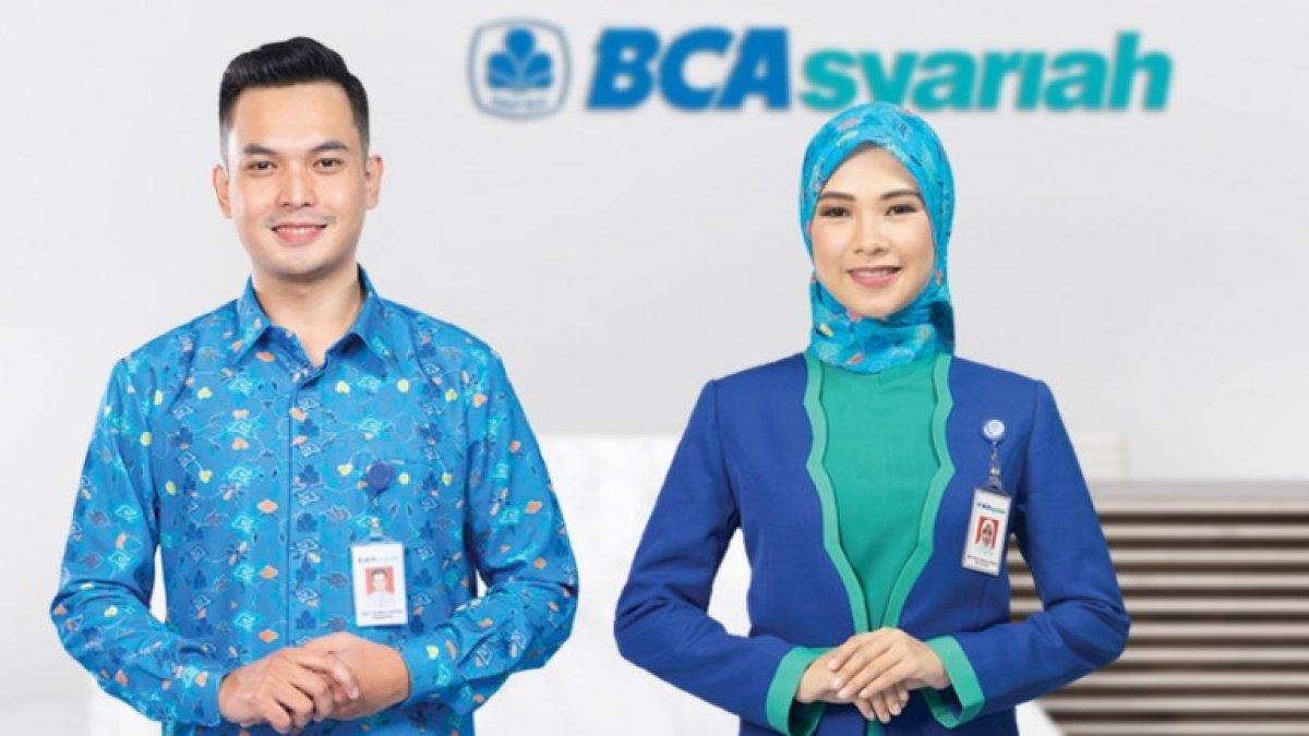 Ilustrasi staff di Bank BCA Syariah.