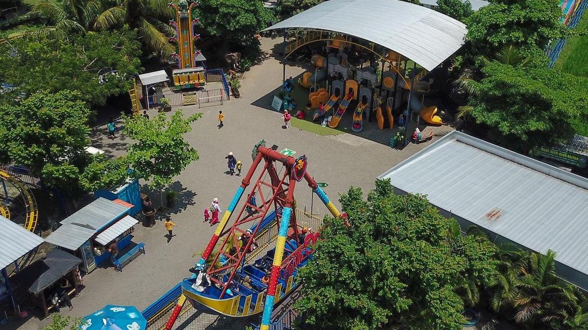 Blitar Park: Ilustrasi wahana Perahu Bajak Laut Colombus di Blitar Park