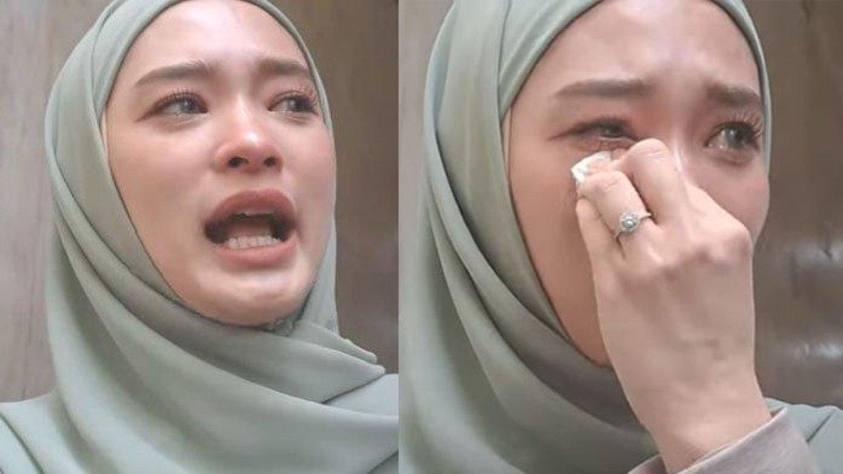Inara Rusli nangis