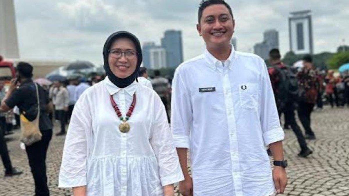 100 HARI KERJA - Indah Amperawati Masdar (kiri) dan Yudha Adji Kusuma (kanan) usai mengikuti gladi bersih pelantikan kepala daerah di Jakarta. Keduanya resmi menjabat Bupati Lumajang setelah dilantik Presiden Prabowo Subianto di Istana Presiden Jakarta, Kamis (20/2/2025).