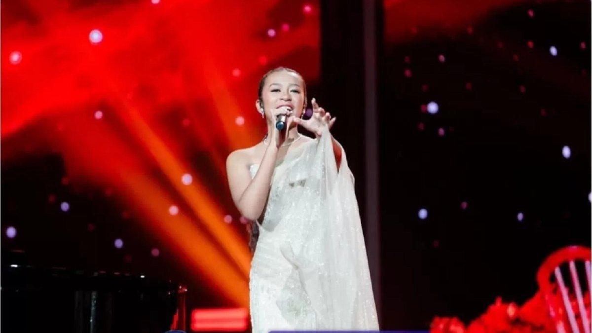 TERSINGKIR WALAU MEMUKAU - Inilah penyebab Angie Carvalho tersingkir dari Top 5 Indonesian Idol 2025 meski sukses membuat juri Bunga Citra Lestari / BCL hampir menangis