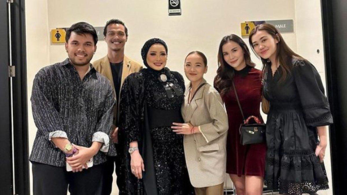 Isya Jeeperson, anak angkat Reza Artamevia yang menjadi calon kakak ipar dari Thariq Halilintar, kisah mualafnya bikin hati bergetar