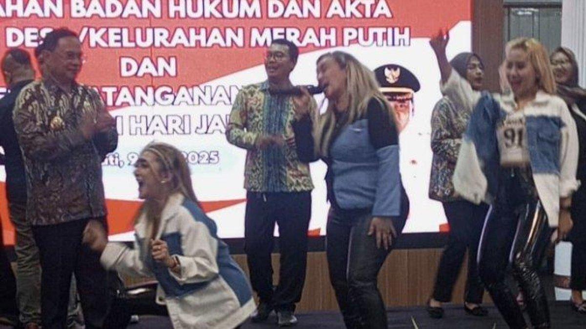 Sepak Terjang Sudewo Bupati Pati, Tegur 3 Srigala yang Joget Vulgar di  Acara Kelurahan, Minta Maaf - Tribunnewsmaker.com