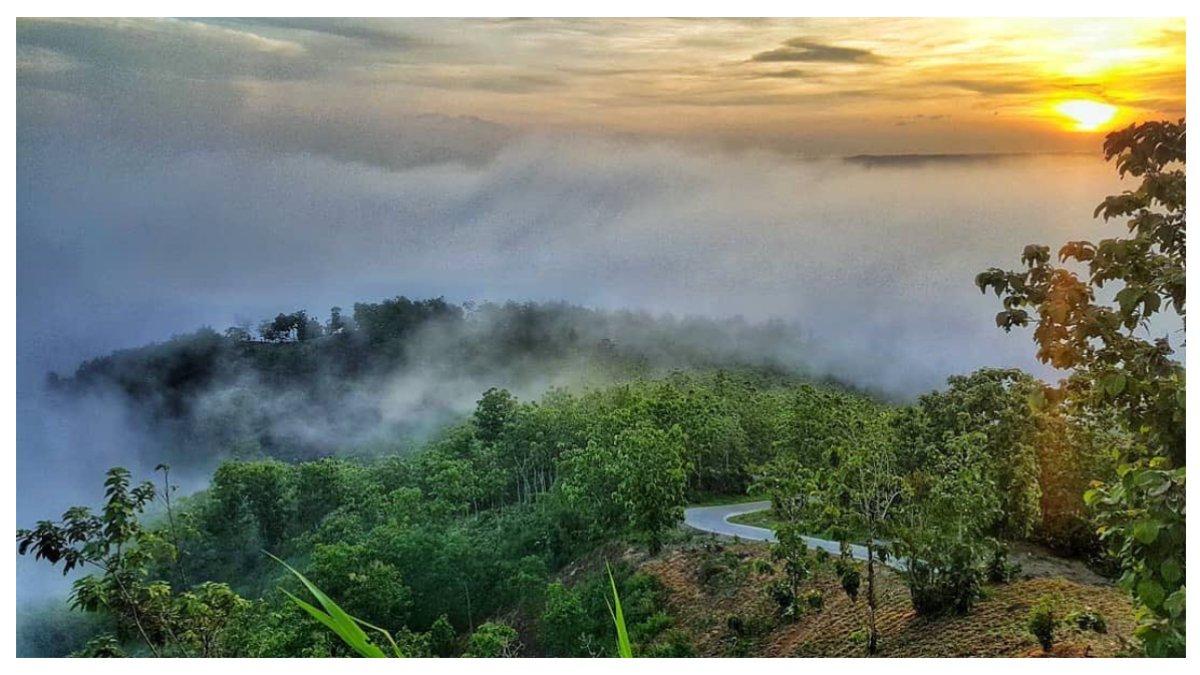 Pemandangan dari Puncak Jowin