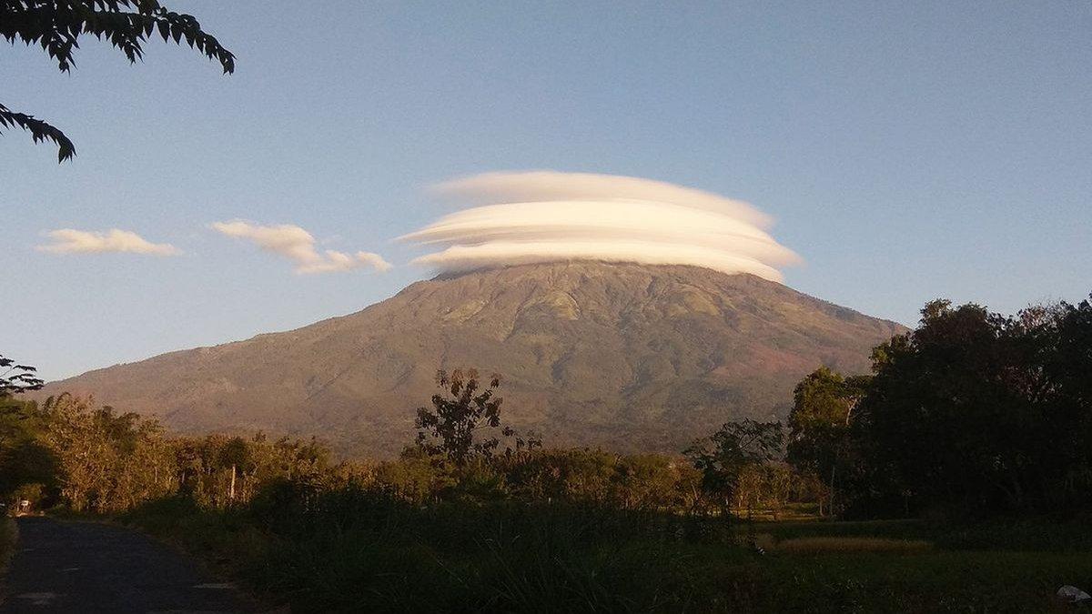 WISATA KLATEN: Jalur Cemoro Sewu menuju lereng Gunung Lawu