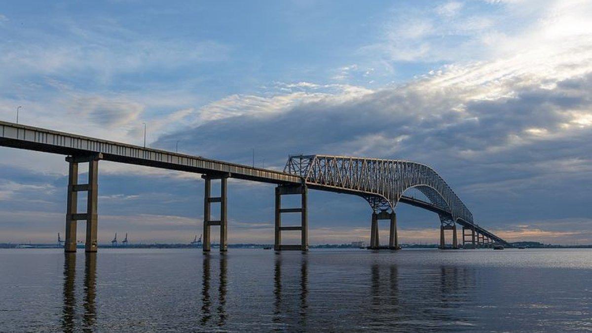 Jembatan Francis Scott Key di Baltimore, Amerika Serikat yang ambruk setelah ditabrak kapal kontainer.()