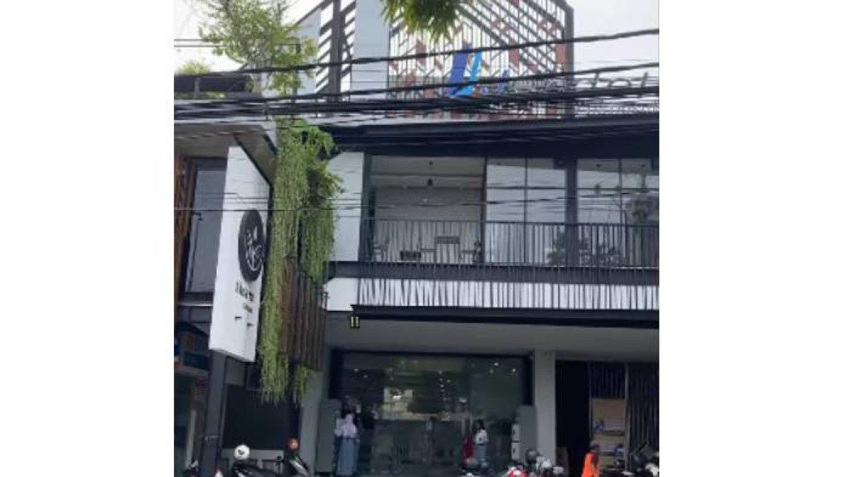 TOKO BUKU KLATEN: Jendela Toko Buku