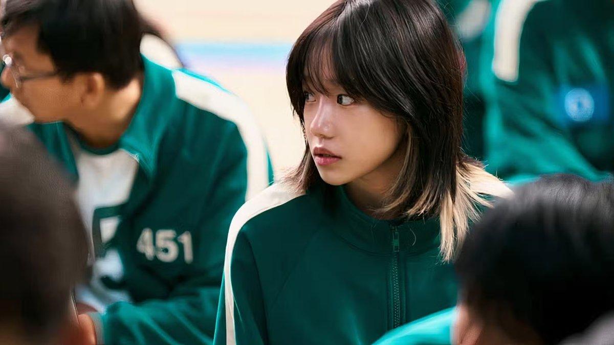 Jo Yu-ri saat berperan sebagai Pemain 222 di Squid Game 2.