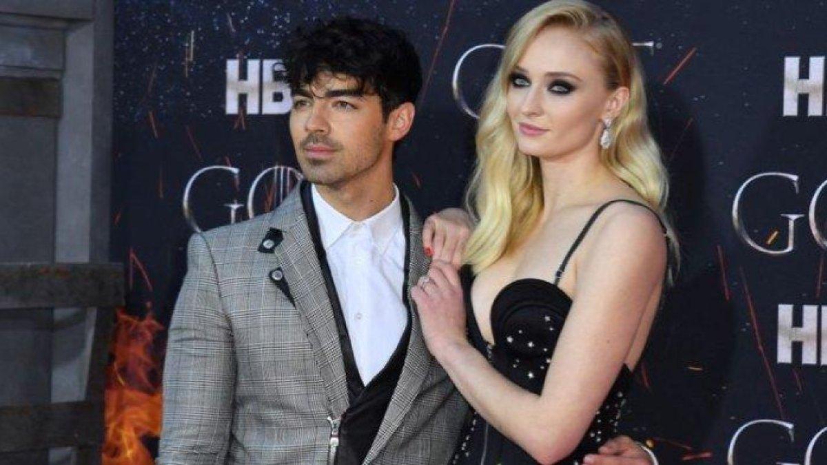 Joe Jonas ceraikan Sophie Turner