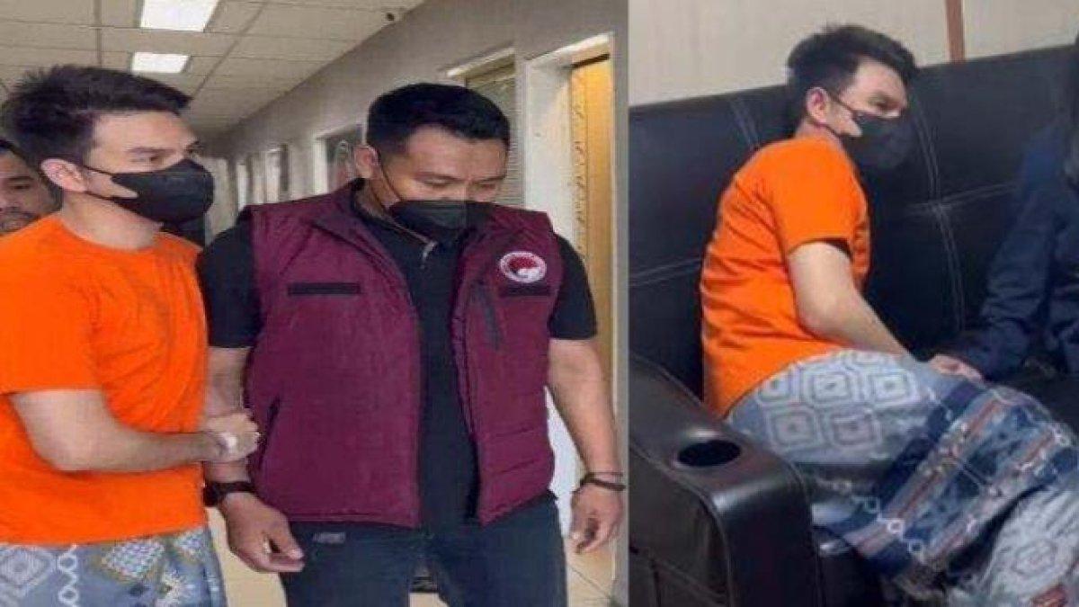 PAKAI SARUNG - Inilah tampang Jonathan Frizzy saat jelaskan vape isi obat keras, sarungan, duduk lemas di sofa, ternyata sedang penyembuhan ambeien