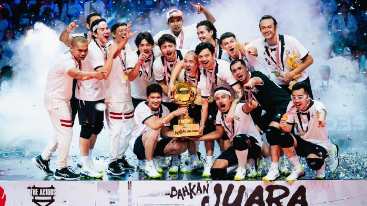 The Actors juara bola voli eksibisi 'Bahkan Voli'.