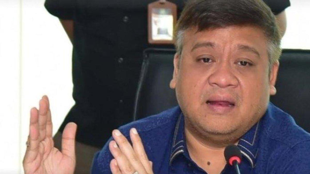 KASUS DUGAAN PEMERASAN - Salomo Tabah Ronal Pardede anggota DPRD Kota Medan, kini jadi sorotan setelah dilaporkan atas dugaan pemerasan di Polda Sumut. Ini profilnya.