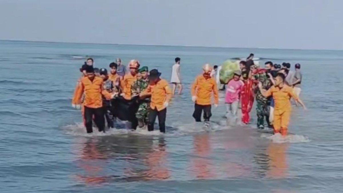 KM Bigetron berpenumpang 37 orang tenggelam di Mamuju