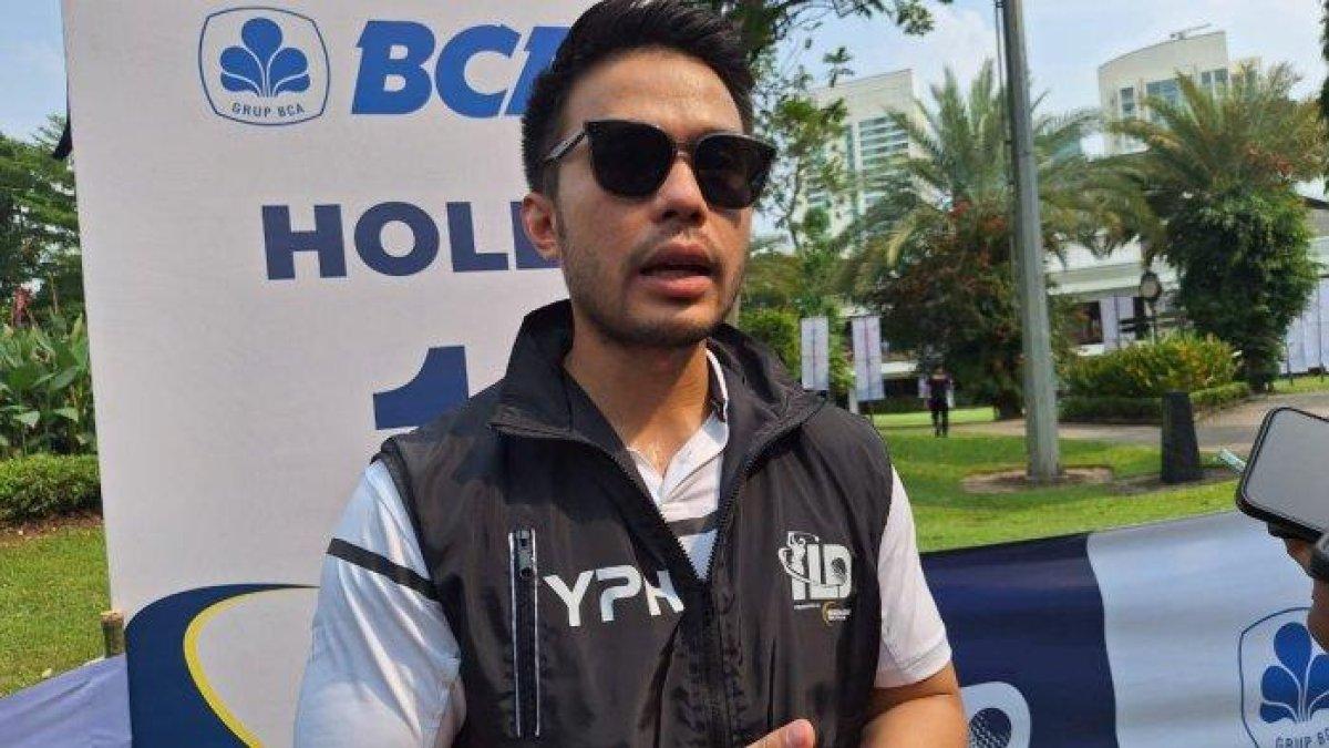 KUASA HUKUM JOKOWI - Yakup Hasibuan saat diwawancarai di sela-sela gelaran final round Indonesia Long Drive Championship 2024 di Senayan Golf Club, Jakarta, Sabtu (5/10/2024). Yakup Hasibuan dipercaya menjadi tim kuasa hukum Presiden ke-7 RI Jokowi untuk menangani kasus tudingan ijazah palsu.