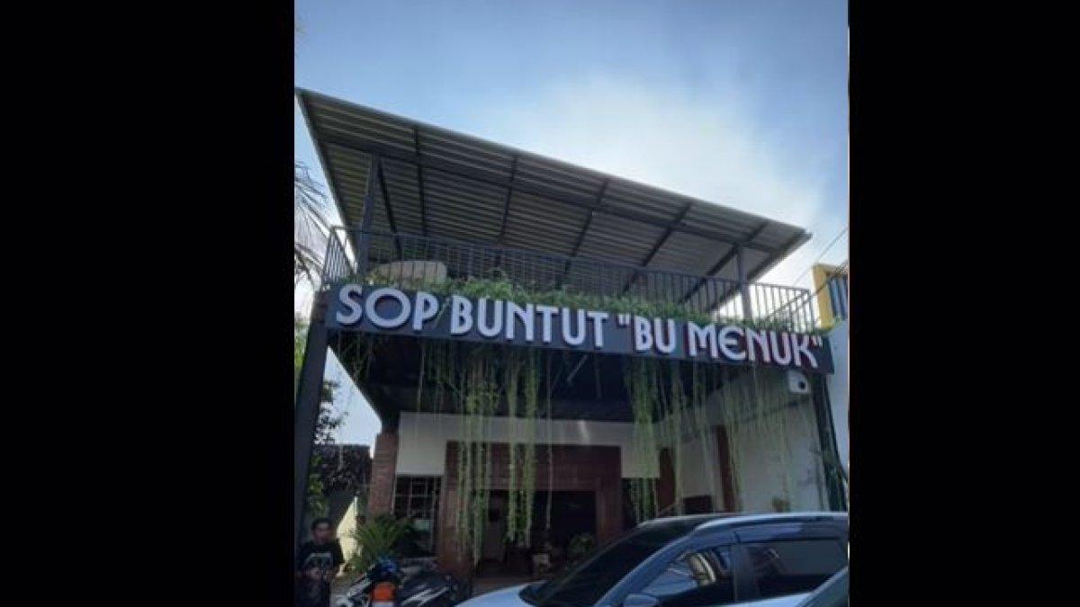 KULINER DI JOGJA - Warung Sop Buntut Bu Menuk Yogyakarta.