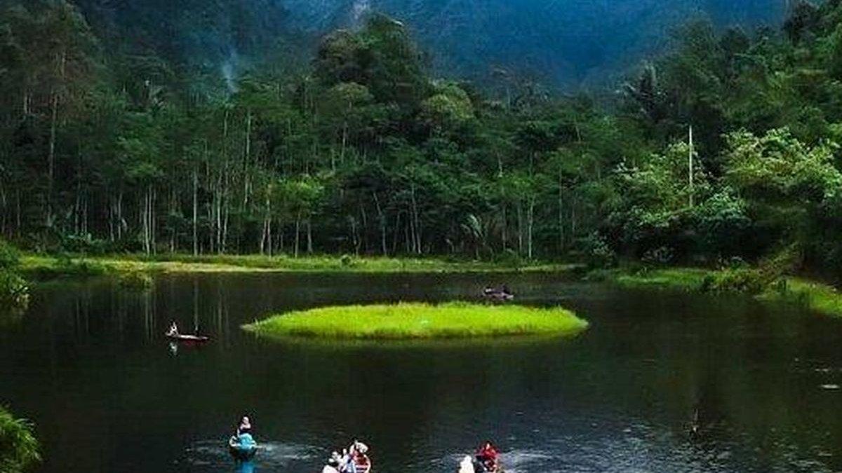 Pesona alam di Telaga Kumpe