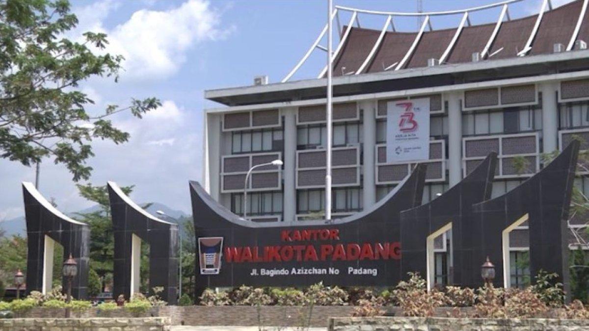 Kantor pemerintahan Kota Padang.