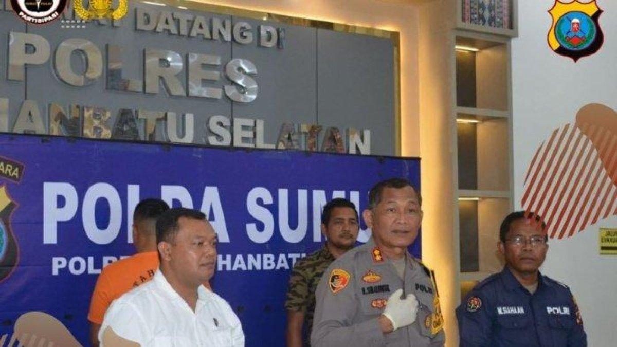 Kapolres Labuhanbatu Selatan, AKBP Maringan Simanjuntak saat memaparkan anak jebloskan ibu kandung ke rumah sakit jiwa diduga karena warisan.