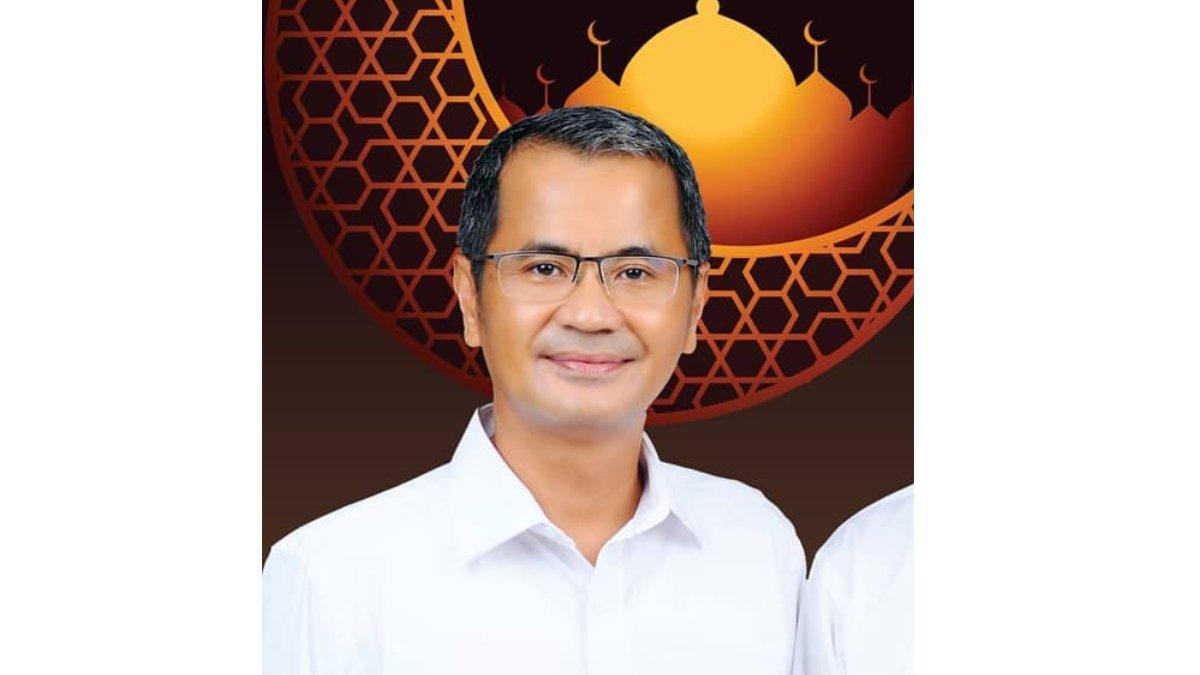 Karier profesional Ya'atulo Gulo dimulai pada tahun 1996