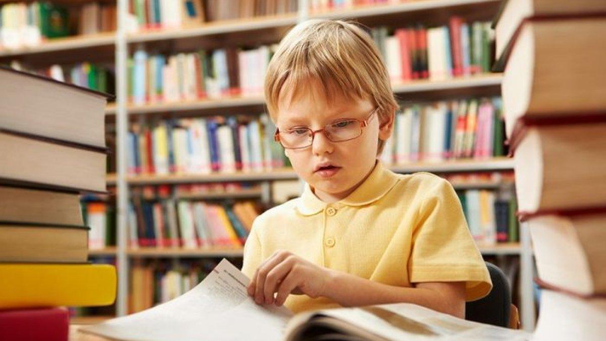 Kata sifat dalam bahasa Inggris atau adjective dibagi menjadi beberapa jenis.