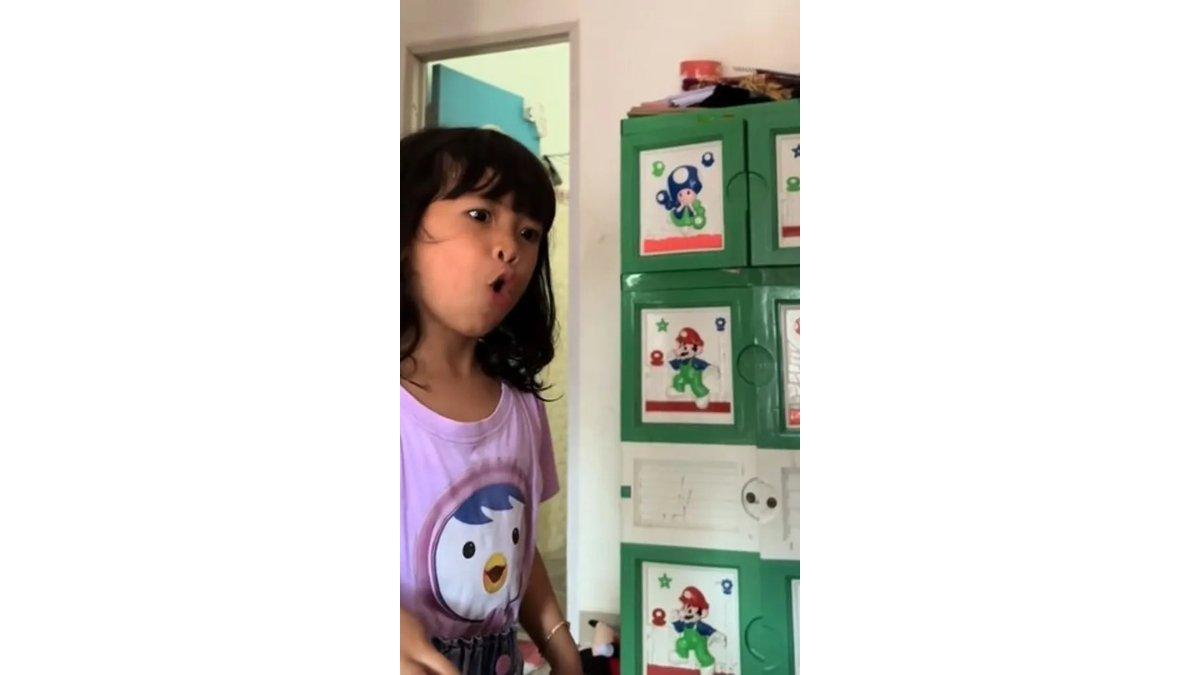 Keakraban Malik Tong Tong dengan Melisya.