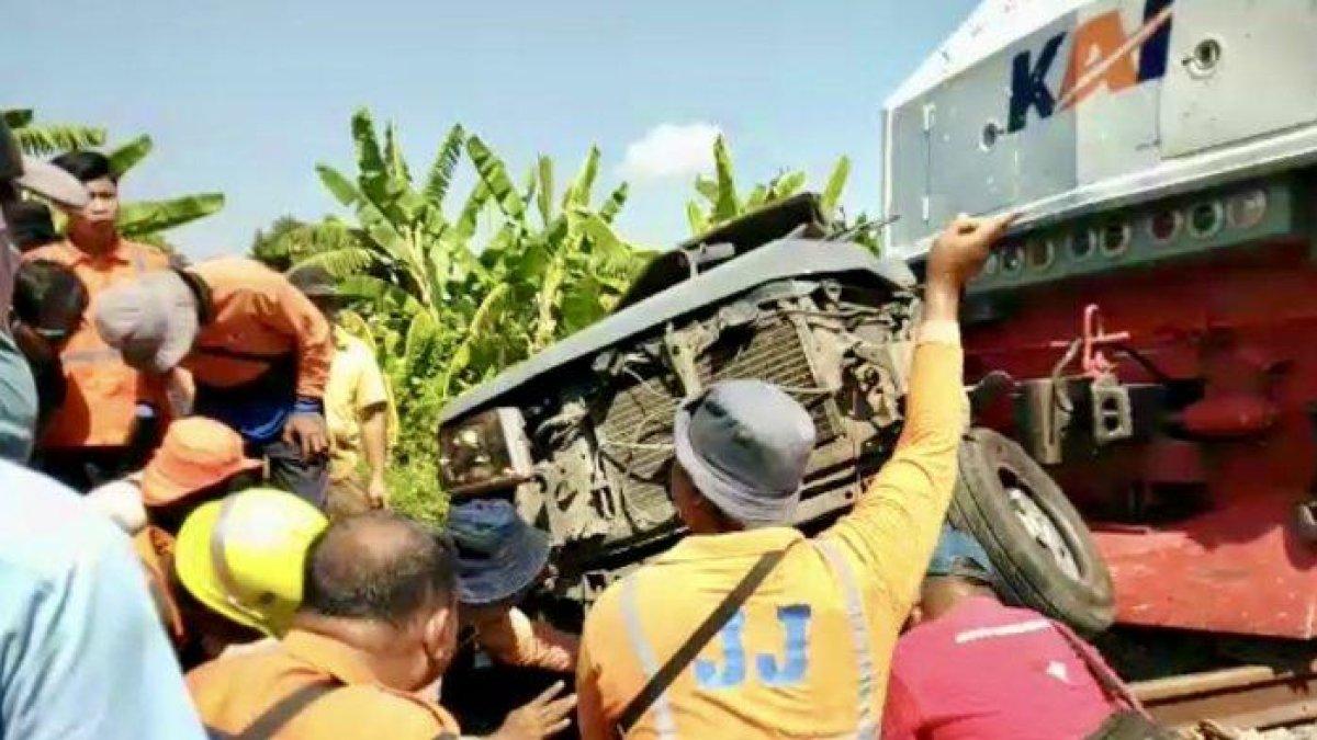 Kecelakaan KA Pandalungan dan mobil di Pasuruan, 4 orang tewas