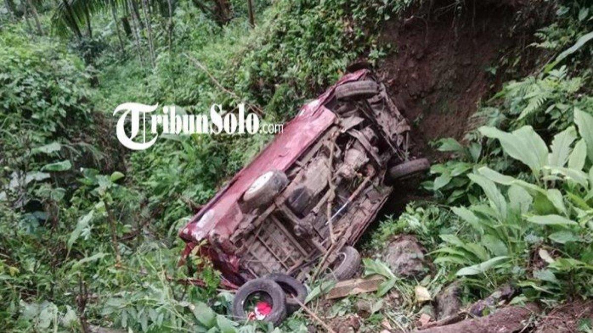 Kecelakaan maut mobil terjun ke jurang sedalam 100 meter di Wonogiri