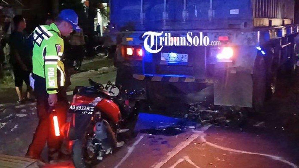 Kecelakaan maut pengendara motor di Sragen tewas usai tabrak truk yang terparkir