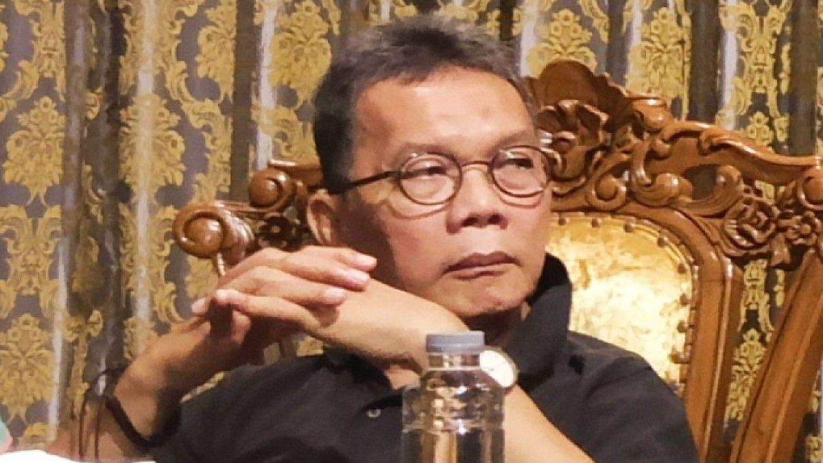 SOSOK KEENAN NASUTION - Keenan Nasution pencipta lagu Nuansa Bening yang dipopulerkan oleh Vidi Aldiano. Ia kini menggugat suami Sheila Dara Aisha itu ke Pengadilan Niaga Jakpus.