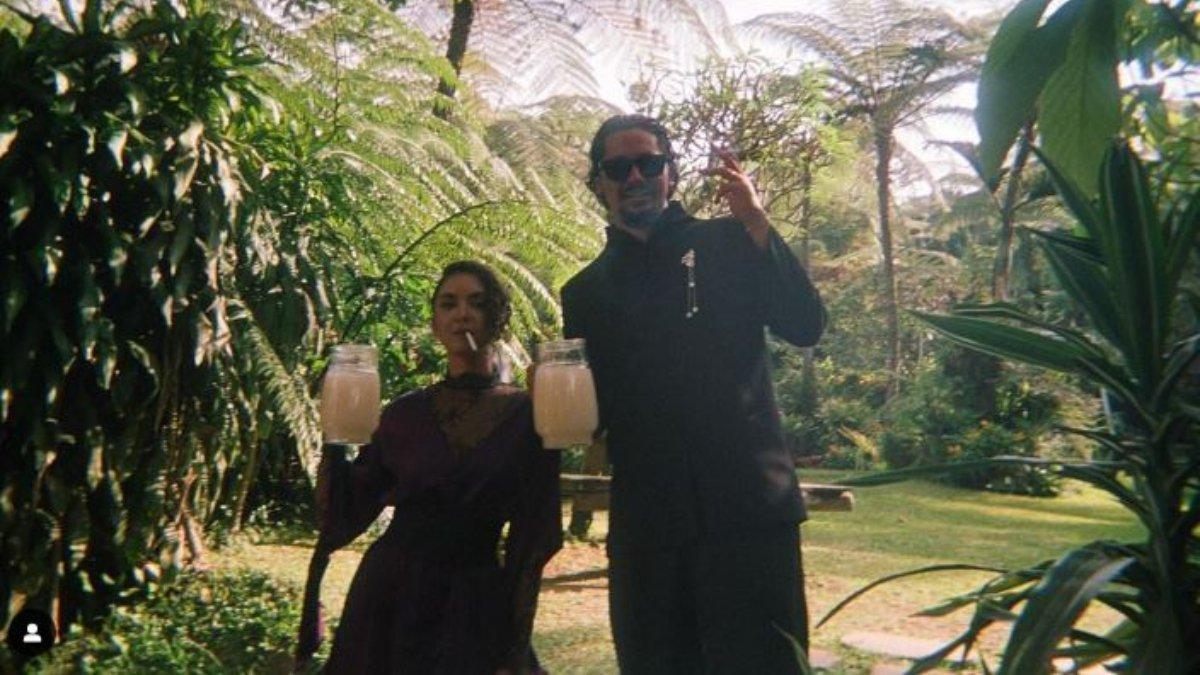 Keenan rayakan ultah istrinya