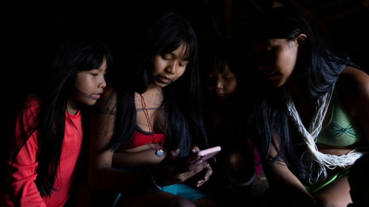 Kehadiran Starlink di pedalaman hutan Amazon.